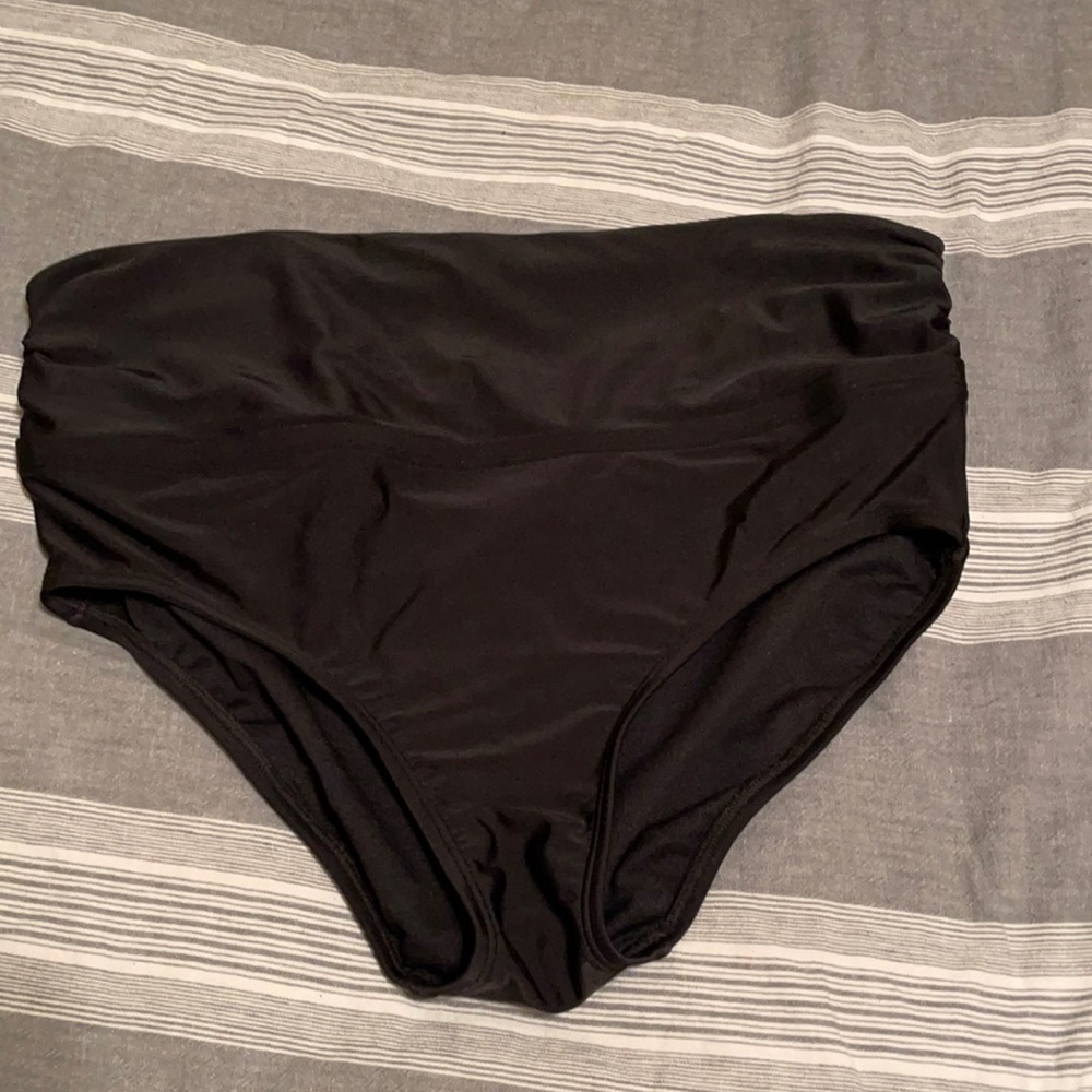 Maternity swim bottoms